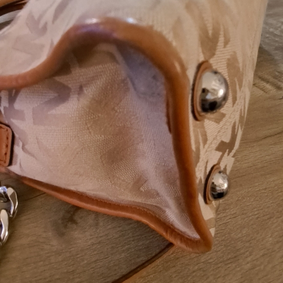 Michael Kors Hamilton's satchel - Picture 9 of 10